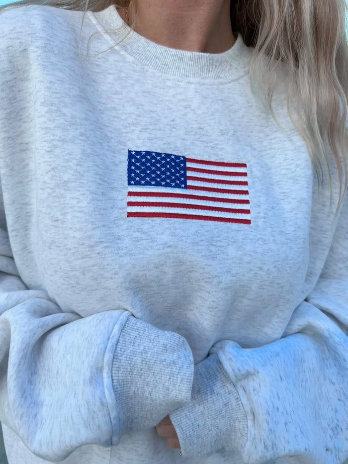 VINTAGE AMERICAN FLAG EMBROIDER SWEATSHIRT - Sunkissedcoconut