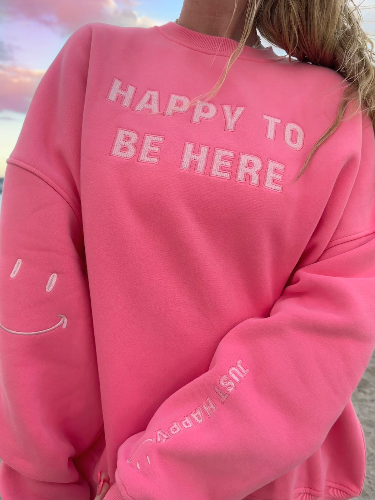I AM JUST HAPPY TO BE HERE EMBROIDER SWEATSHIRT - Sunkissedcoconut