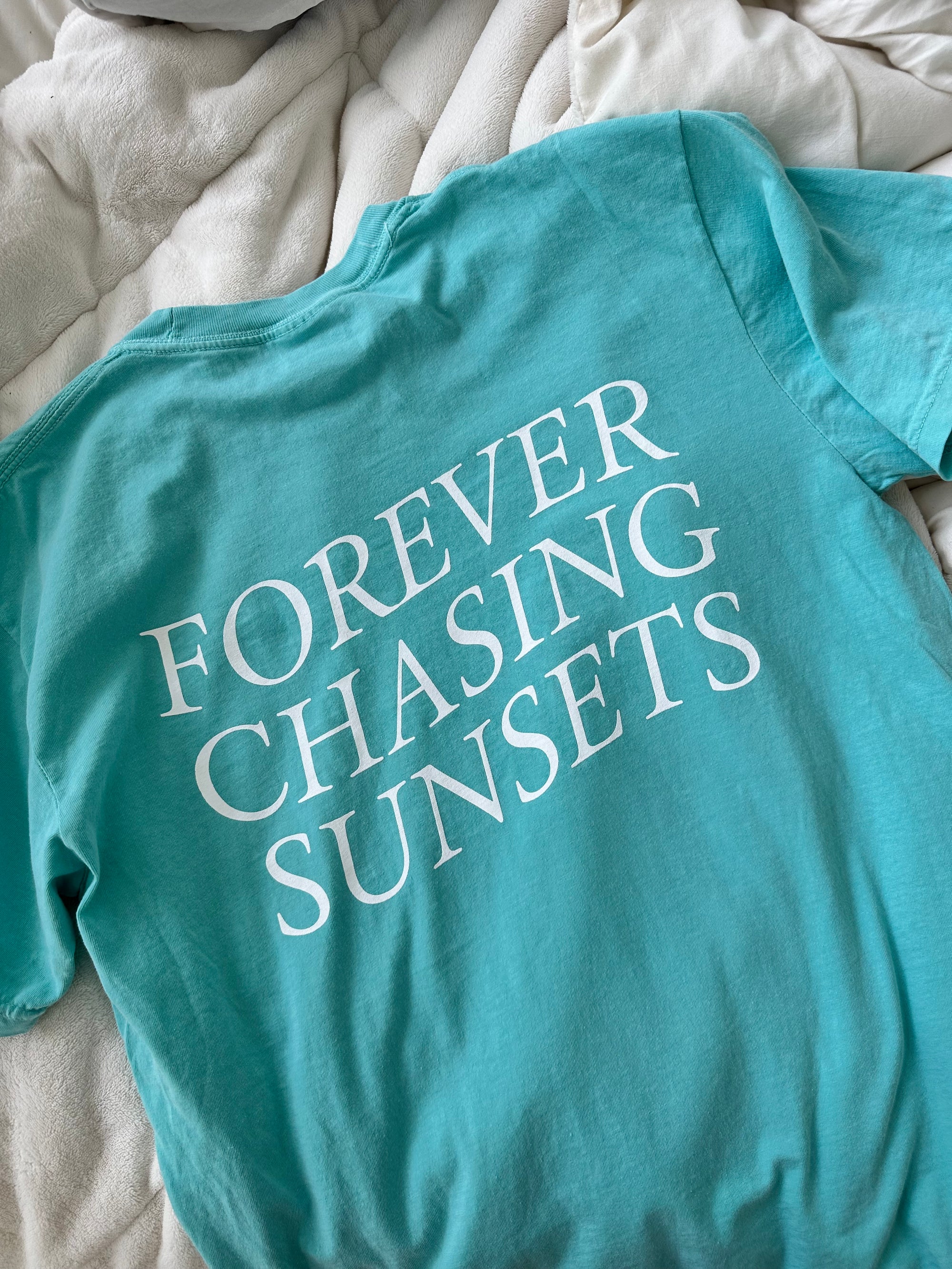 FOREVER CHASIN SUNSETS TEE - Sunkissedcoconut