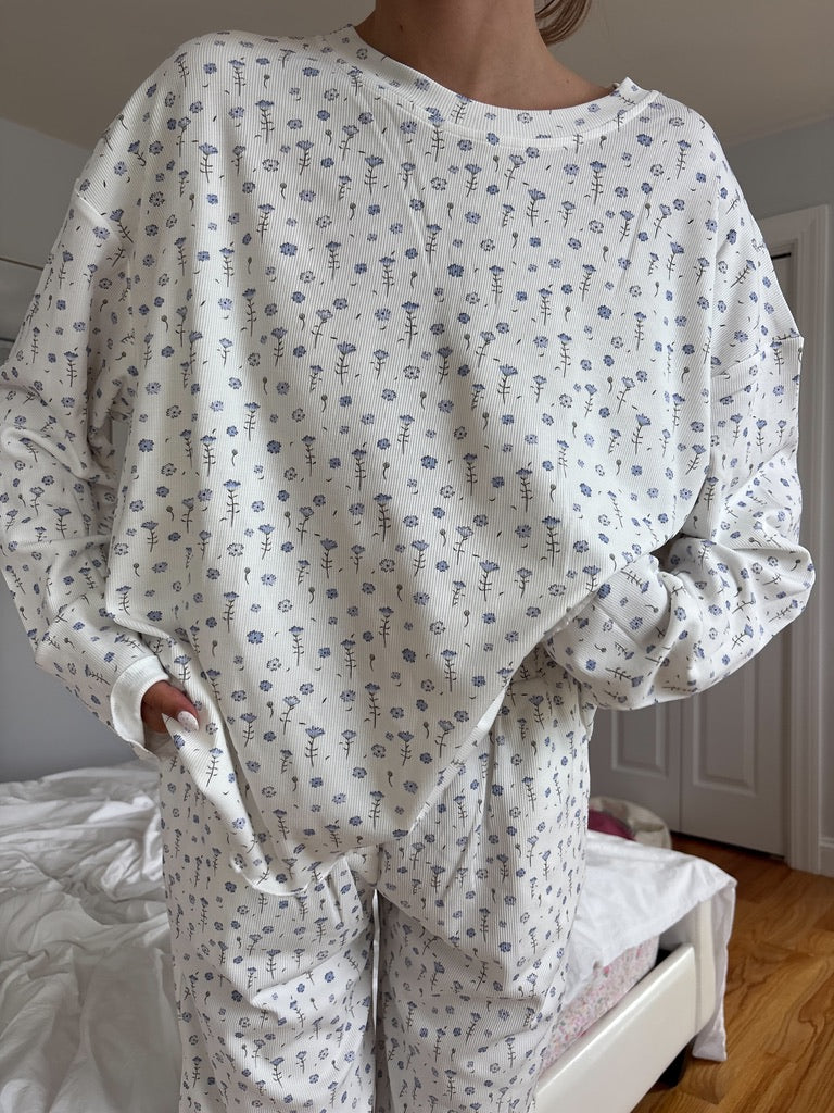 White Ditsy Floral Long Sleeve Pajama Top