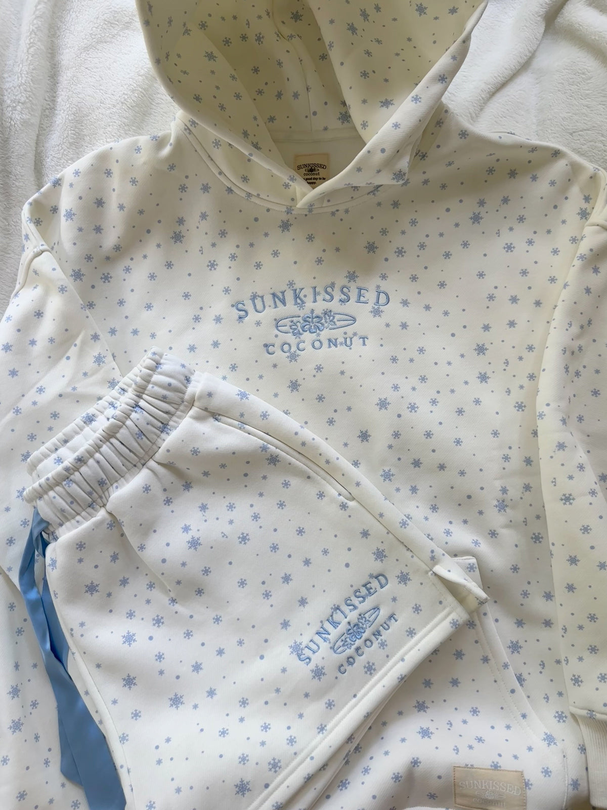 Snowflake Sunkissedcoconut Embroider Shorts