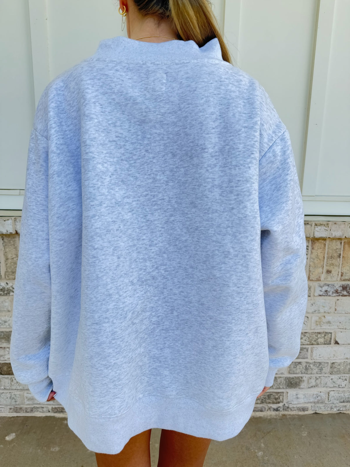 Peal Grey Old Fashion Teddy Bear Golf Embroider Mockneck Sweatshirt