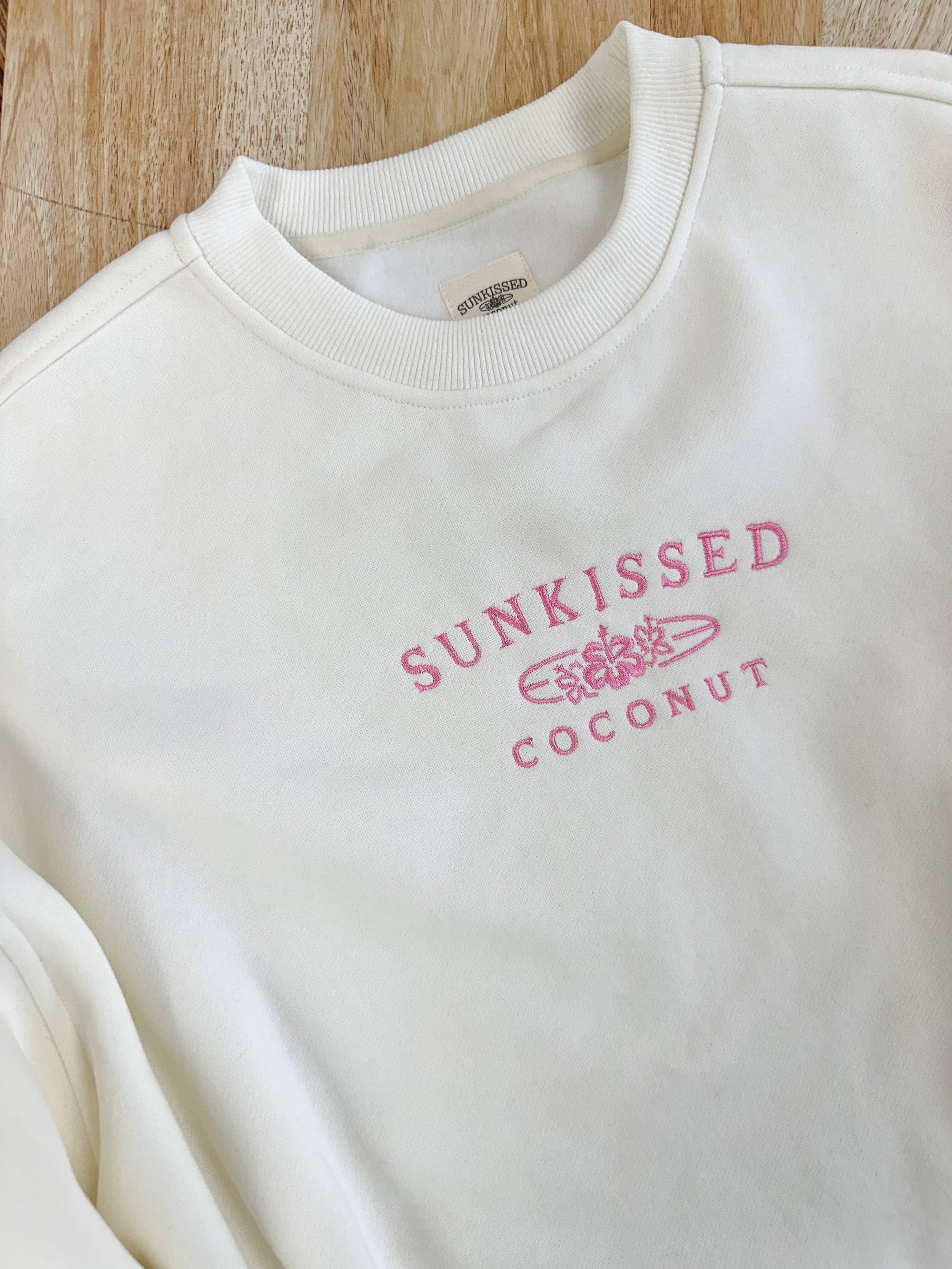 Ivory and Hibiscus Pink Sunkissedcoconut Logo Embroider Sweatshirt