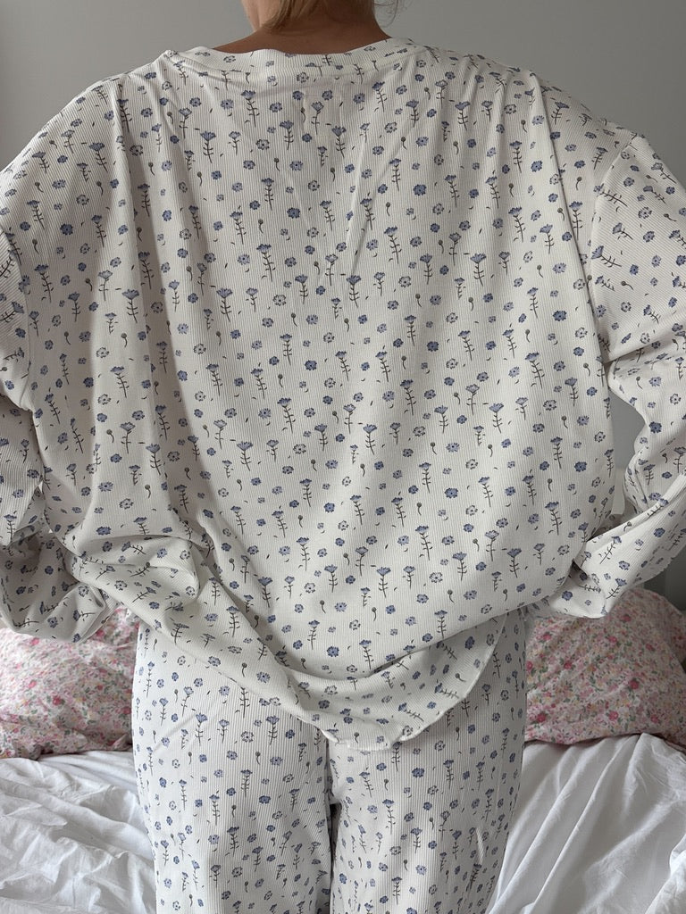 White Ditsy Floral Long Sleeve Pajama Top