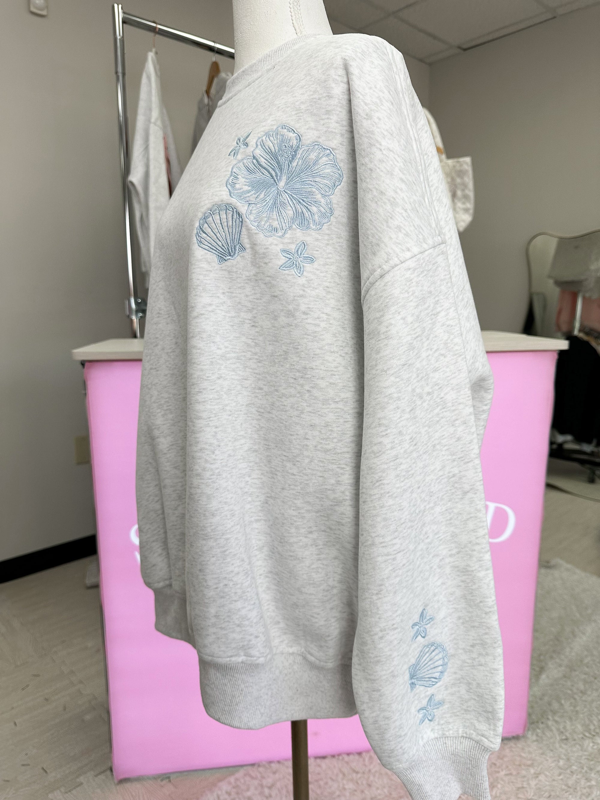 Pearl Grey Tropical Embroider Sweatshirt