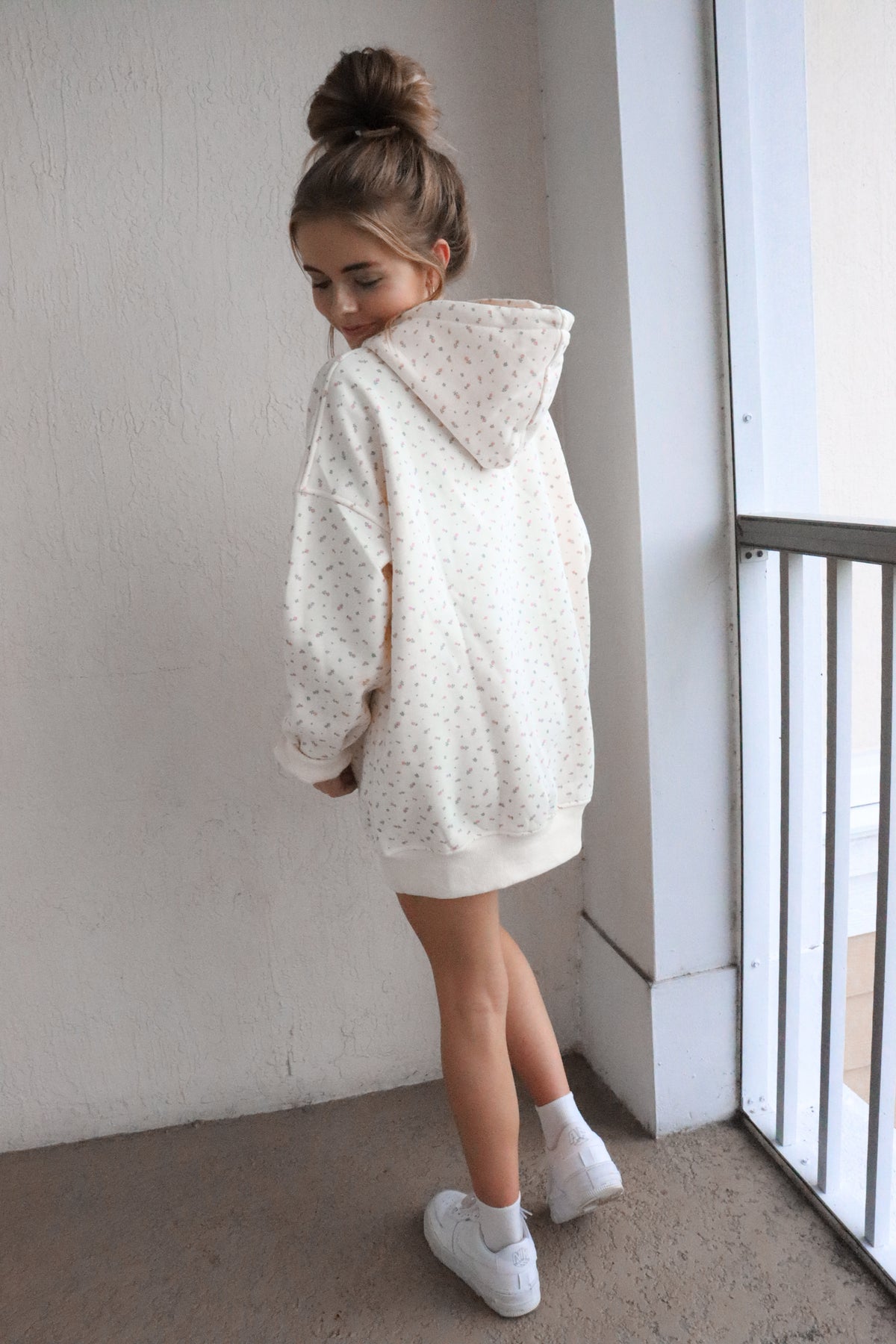 Toasted Cream Roses Embroider Hoodie
