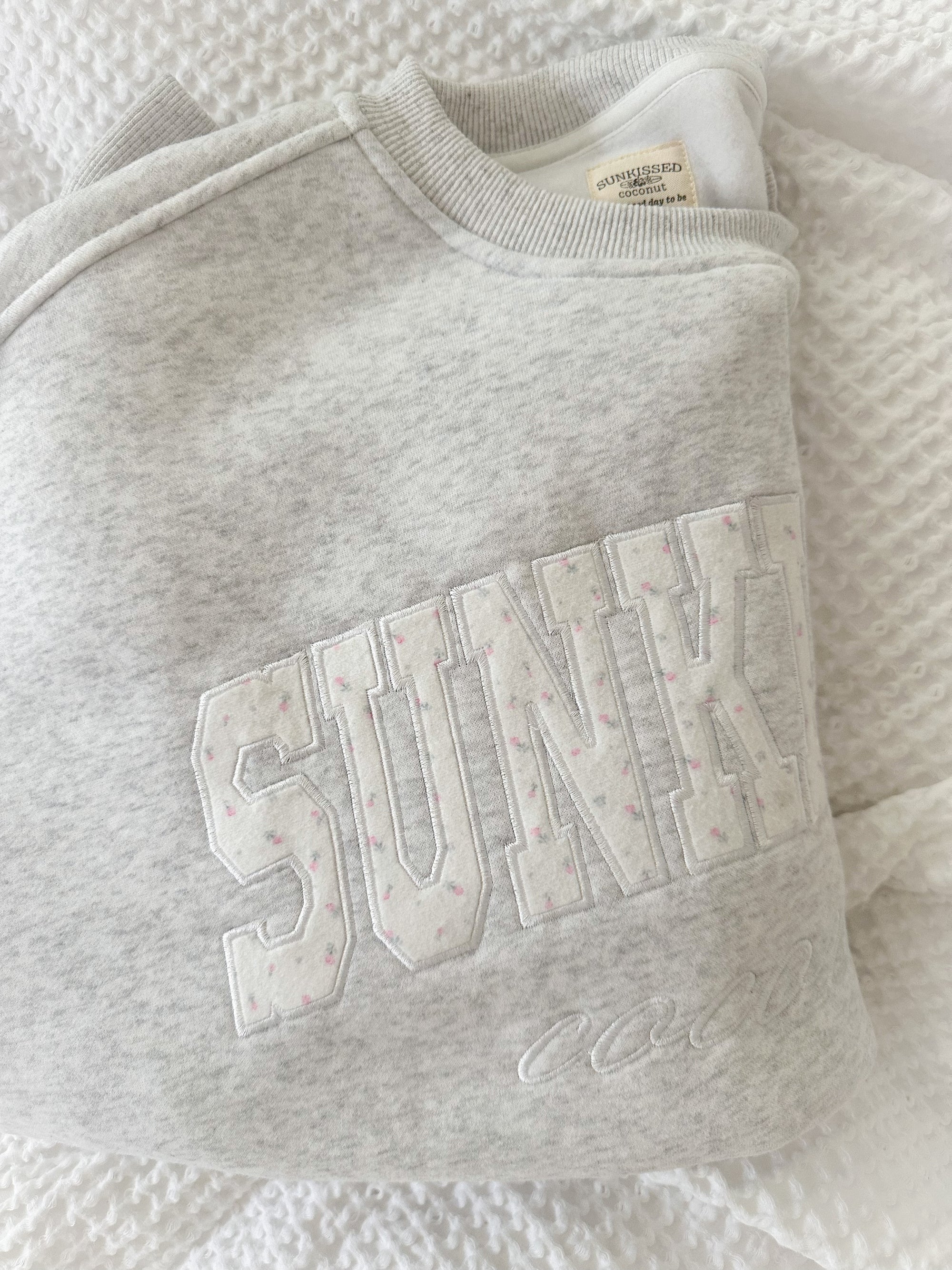 Sunkissed Roses Embroider Sweatshirt