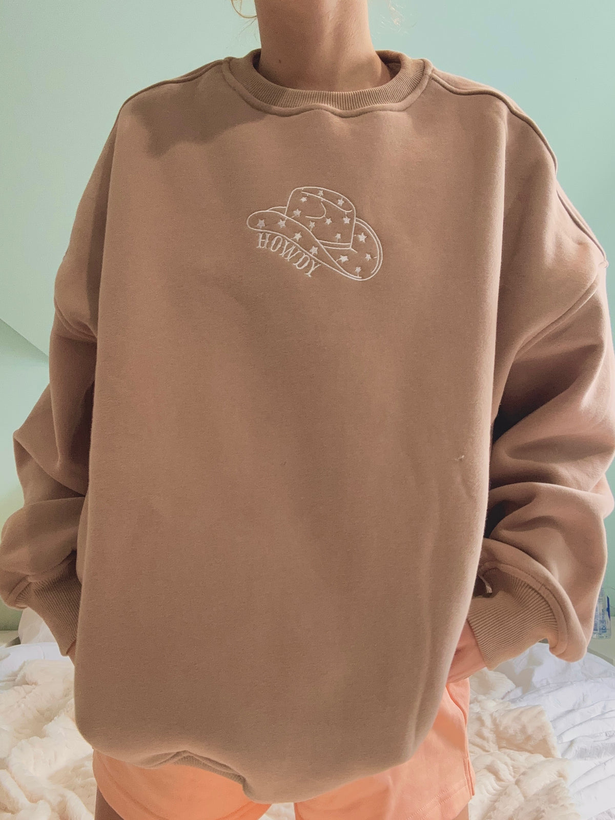 Cappuccino Howdy Embroider Sweatshirt