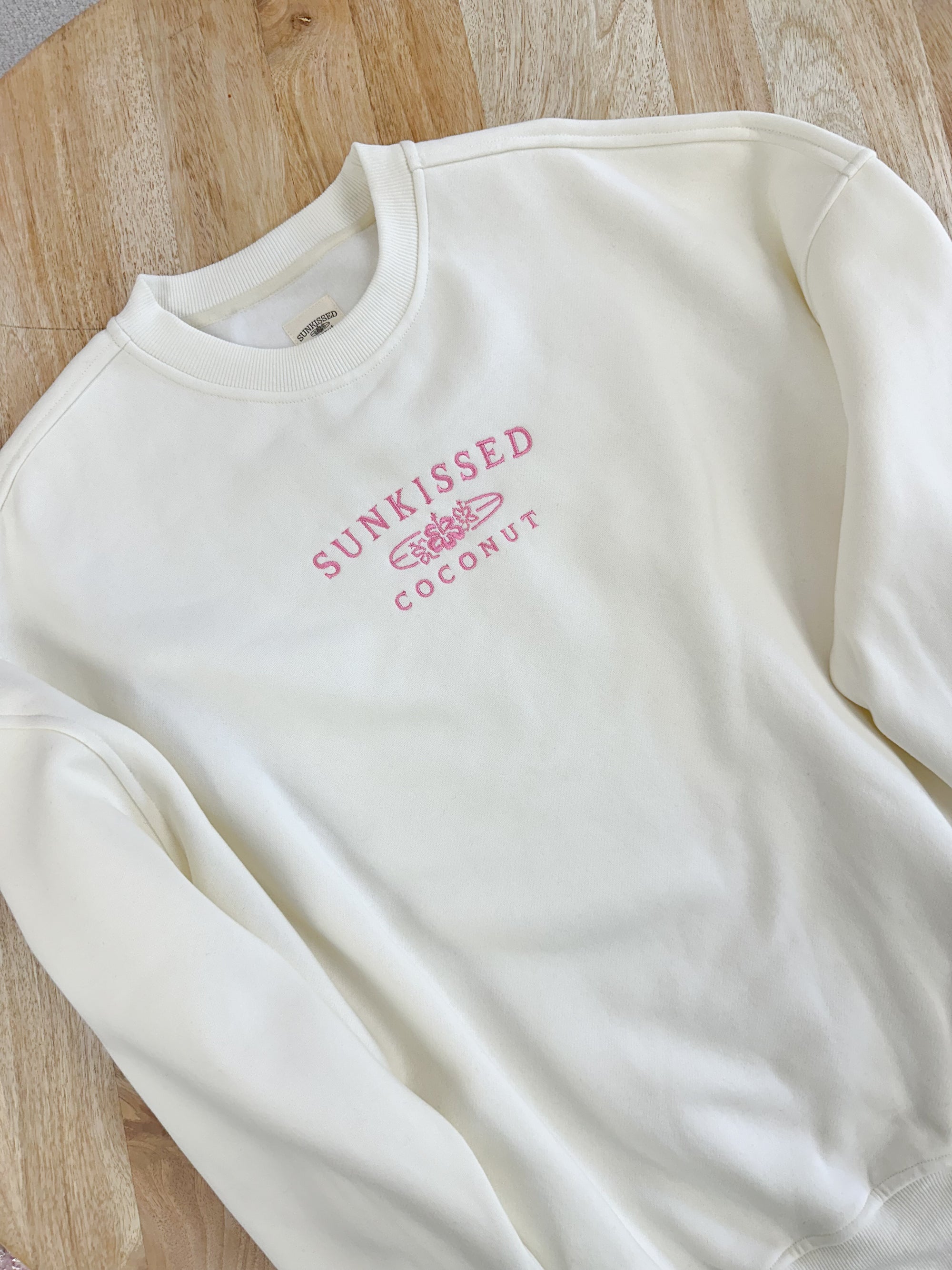 Ivory and Hibiscus Pink Sunkissedcoconut Logo Embroider Sweatshirt