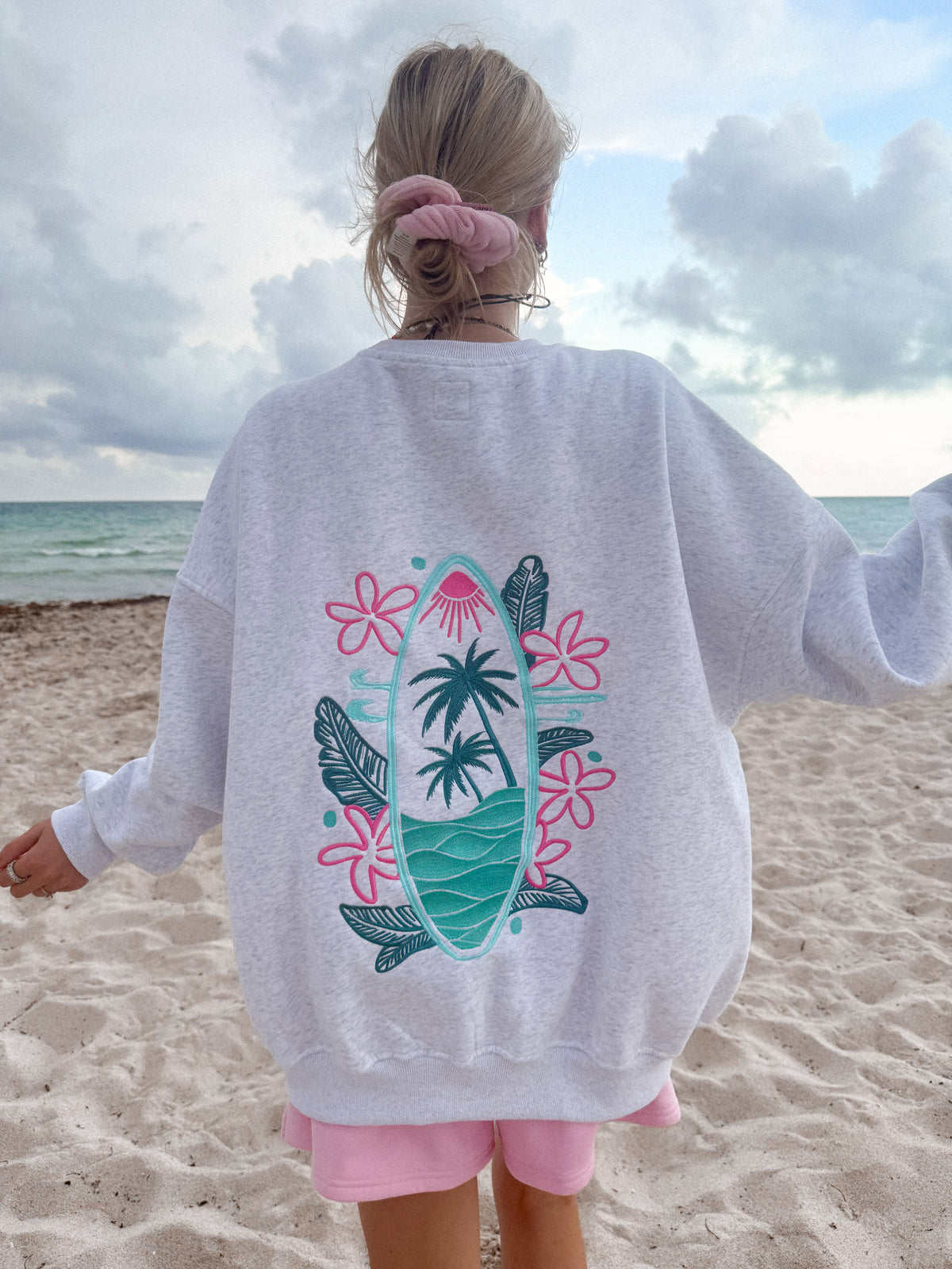 Pearl Grey Surfing The Waves Embroider Sweatshirt