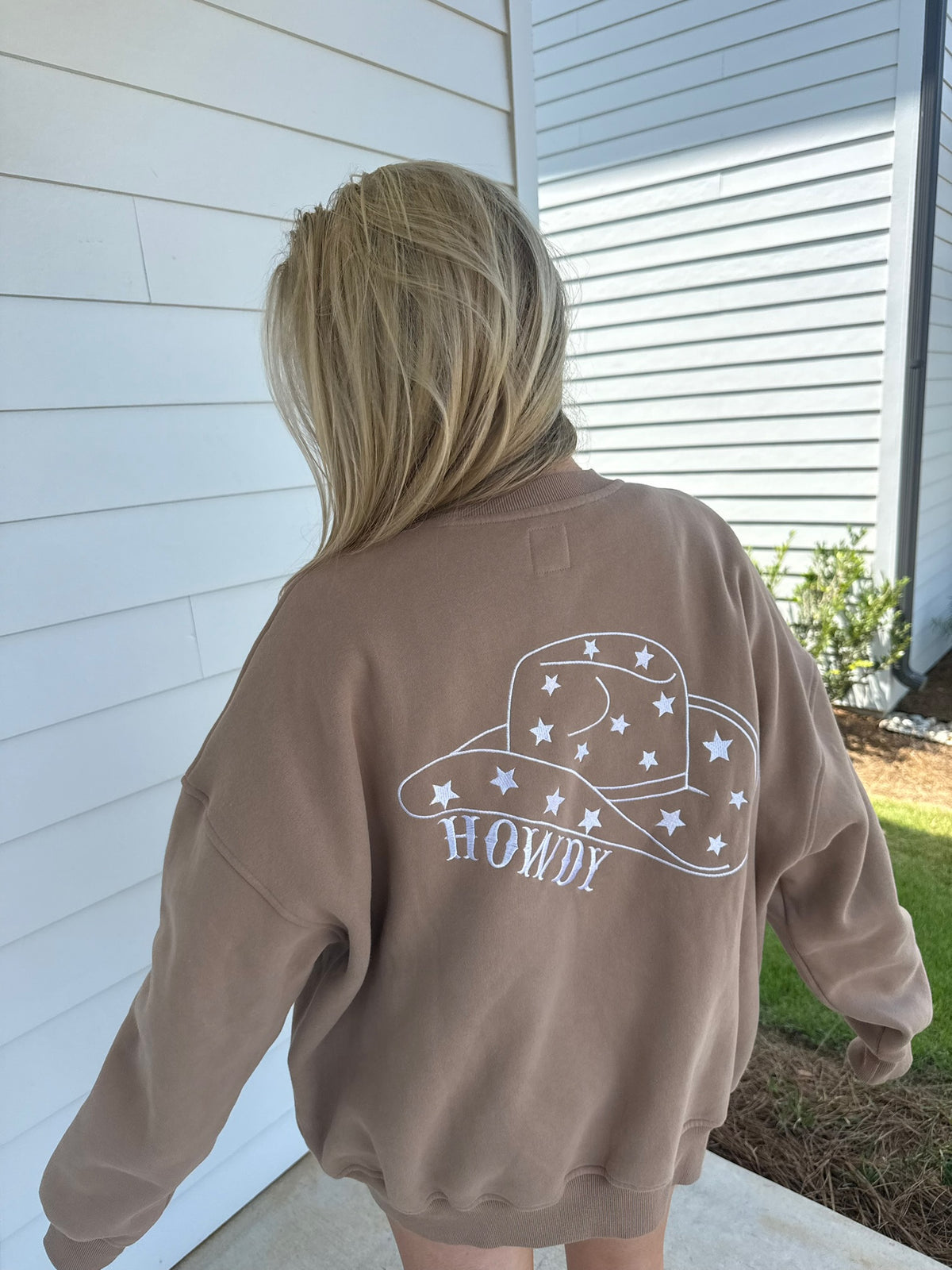 Cappuccino Howdy Embroider Sweatshirt