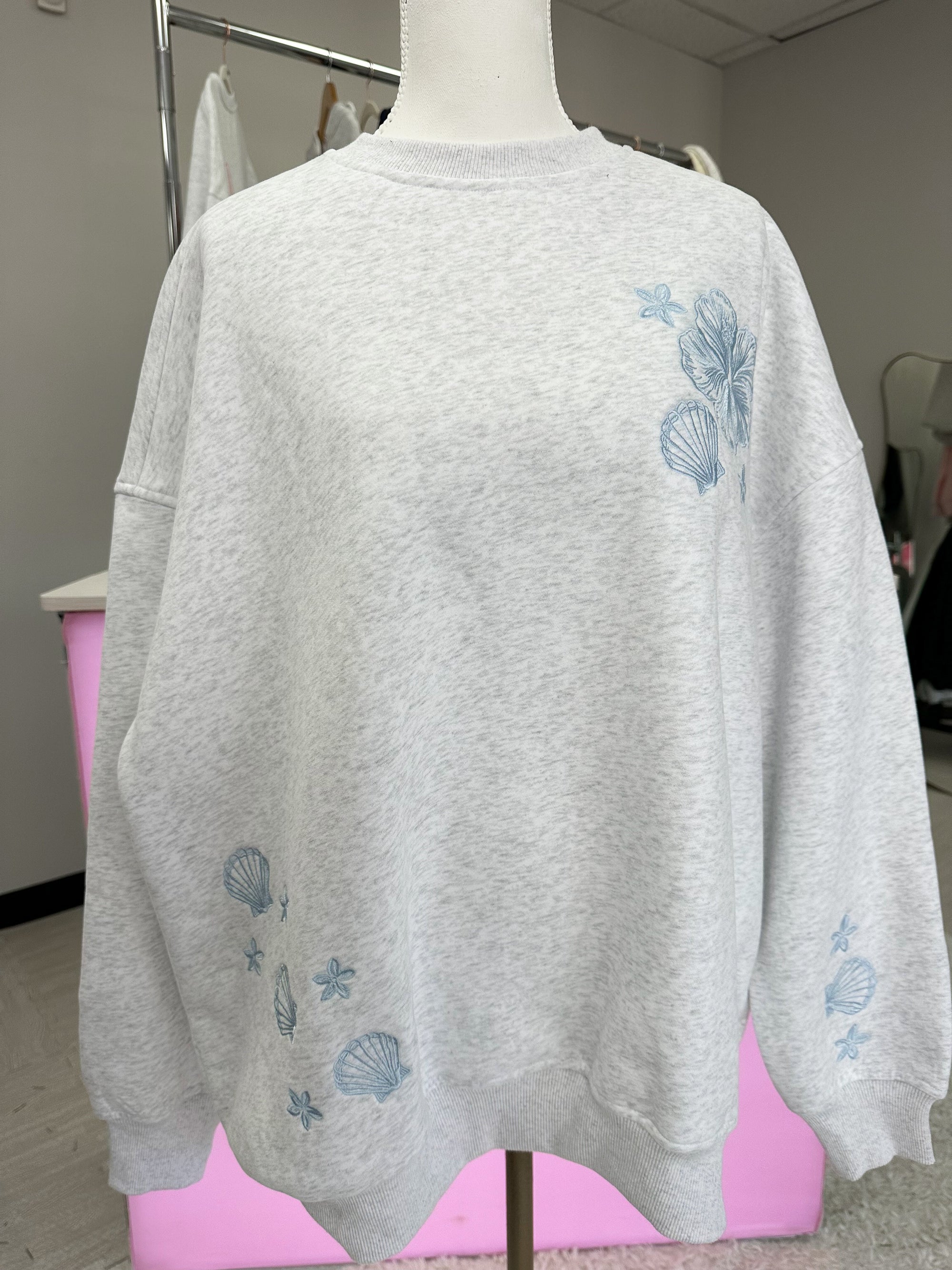 Pearl Grey Tropical Embroider Sweatshirt