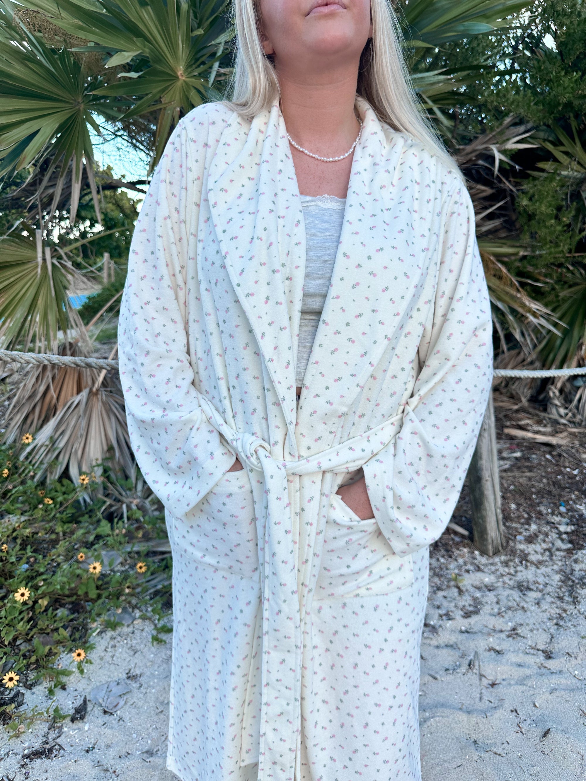 Pink Roses Dream Hotel Robe