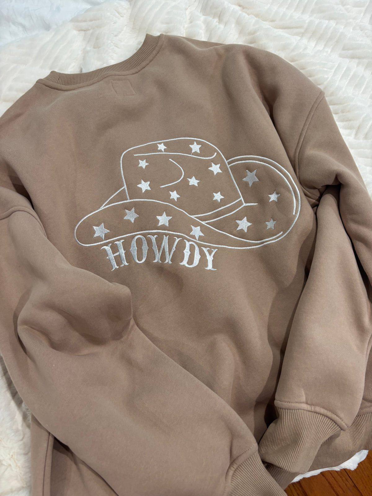 Cappuccino Howdy Embroider Sweatshirt