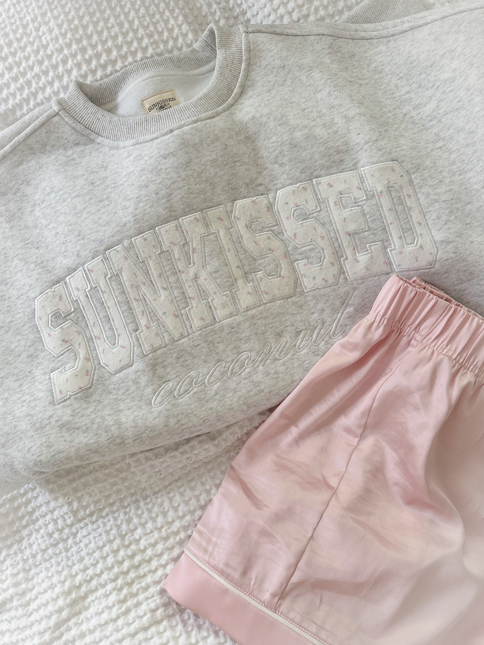 Sunkissed Roses Embroider Sweatshirt