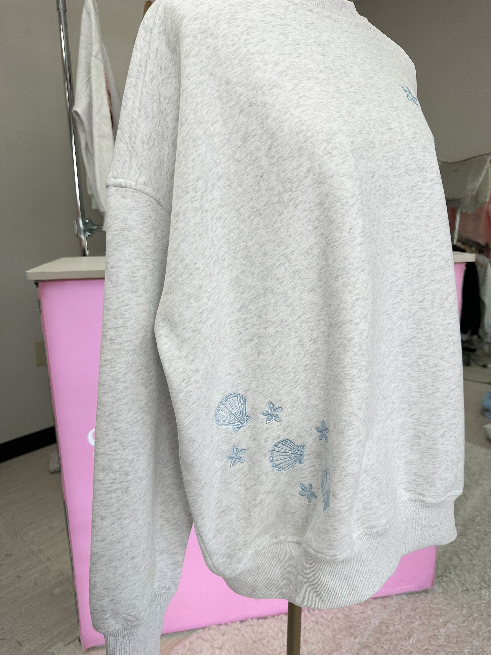 Pearl Grey Tropical Embroider Sweatshirt