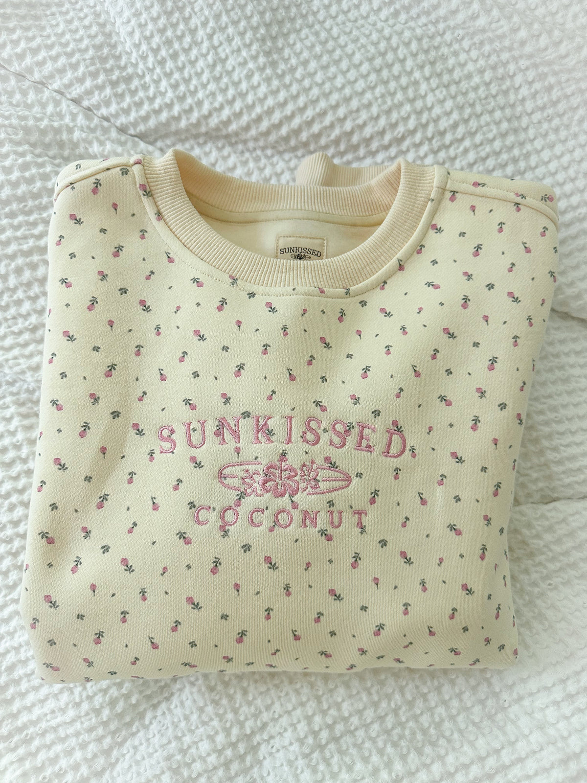 Toasted Cream Roses Embroider Sweatshirt