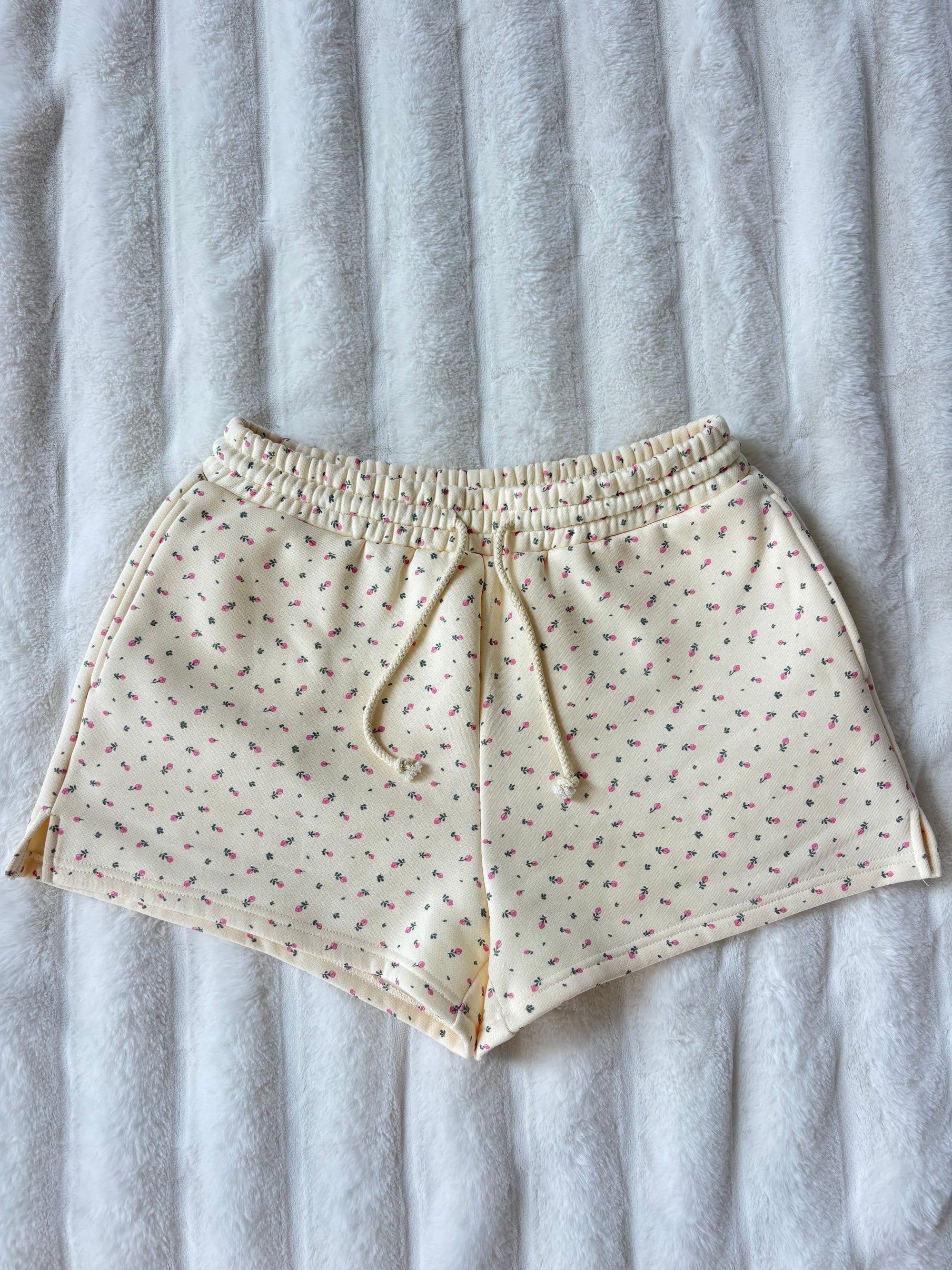 Blank Toasted Cream Roses Shorts