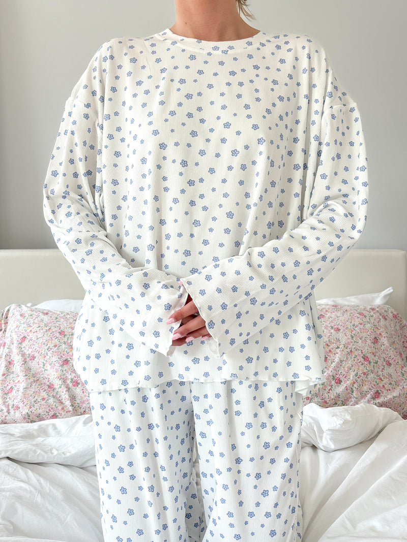 White Lilo Blue Floral Long Sleeve Pajama Top