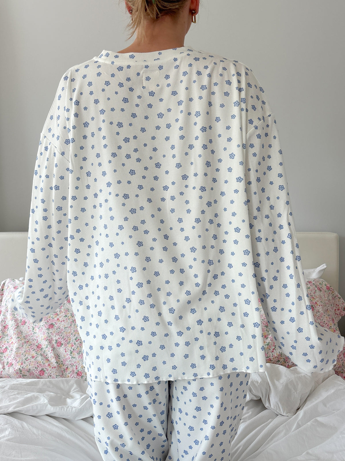 White Lilo Blue Floral Long Sleeve Pajama Top