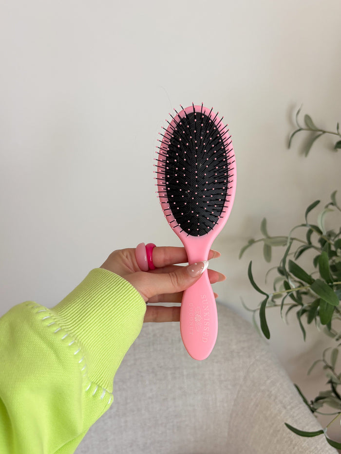 ‍Pink Sunkissedcoconut Hairbrush With Travel Pouch (100% off)