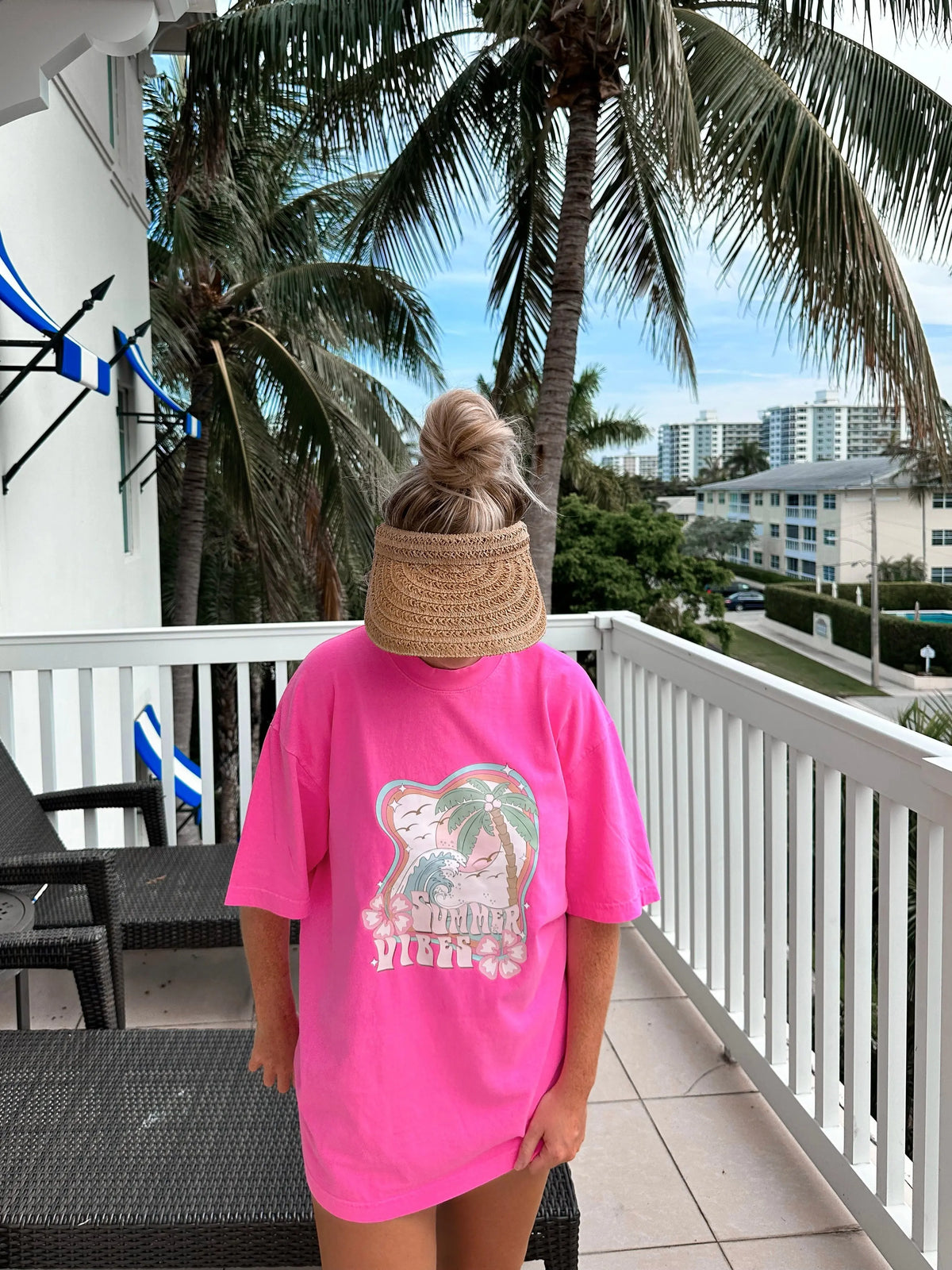 SUMMER VIBES TEE - Sunkissedcoconut