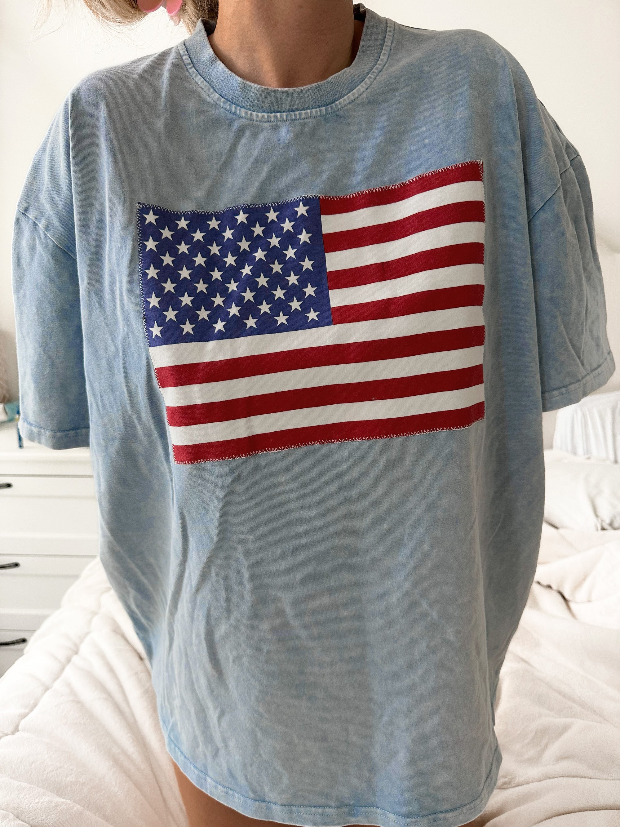 AMERICAN FLAG EMBROIDER STITCHED FABRIC TEE - Sunkissedcoconut