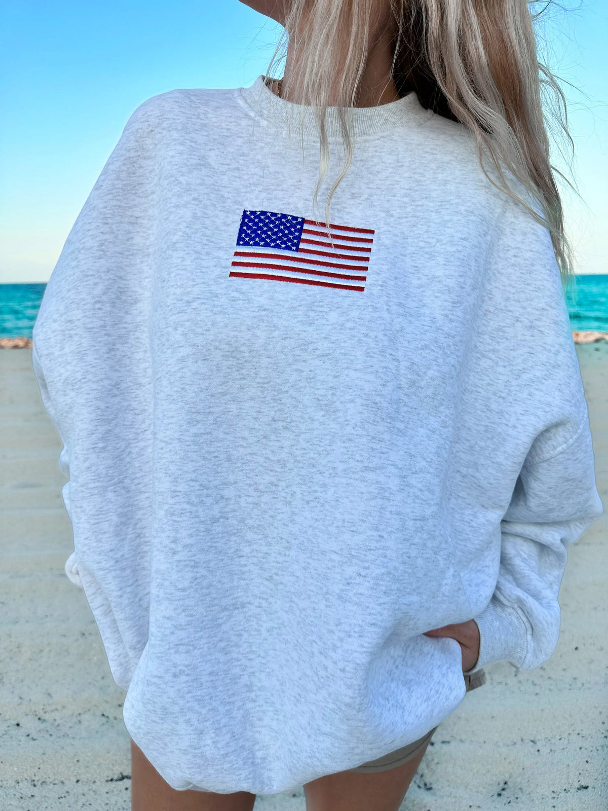 VINTAGE AMERICAN FLAG EMBROIDER SWEATSHIRT - Sunkissedcoconut
