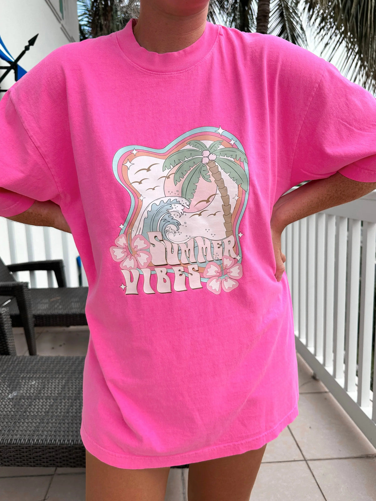 SUMMER VIBES TEE - Sunkissedcoconut