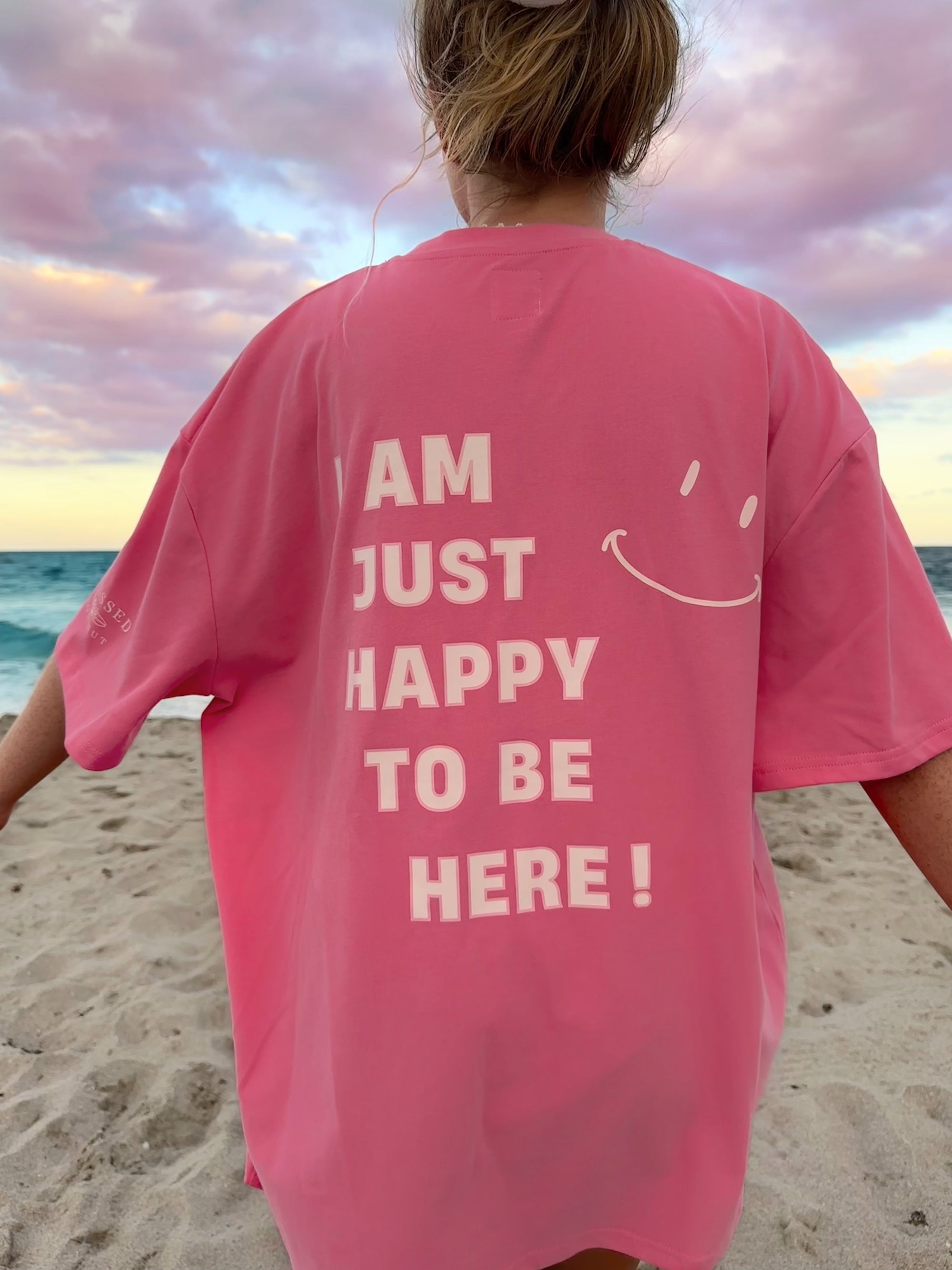 I AM JUST HAPPY TO BE HERE GRAPHIC TEE - Sunkissedcoconut