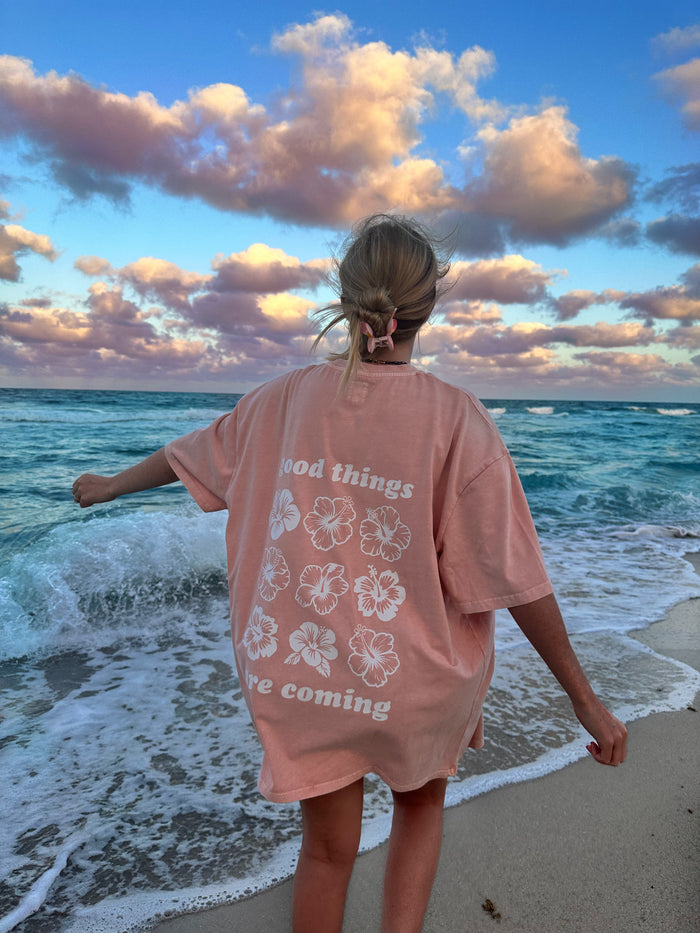GOOD THINGS ARE COMING GRAPHIC FLOWER TEE - Sunkissedcoconut