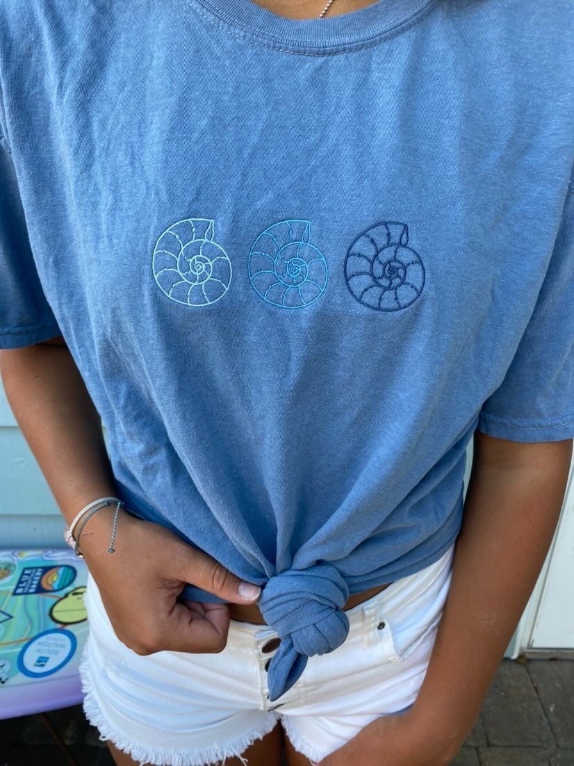 Blue Seashell Embroider Tee - Sunkissedcoconut
