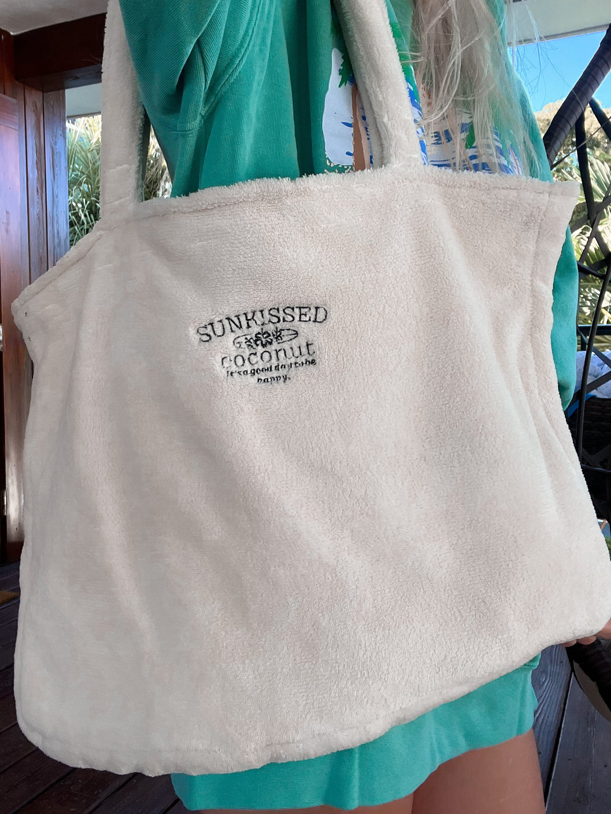 Detailed Soft Embroider Tote Bag - Sunkissedcoconut